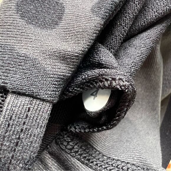 Lululemon Just Breathe Tank Top Sz 4 Animal Print Black Gray Crisscross Back - Picture 12 of 16
